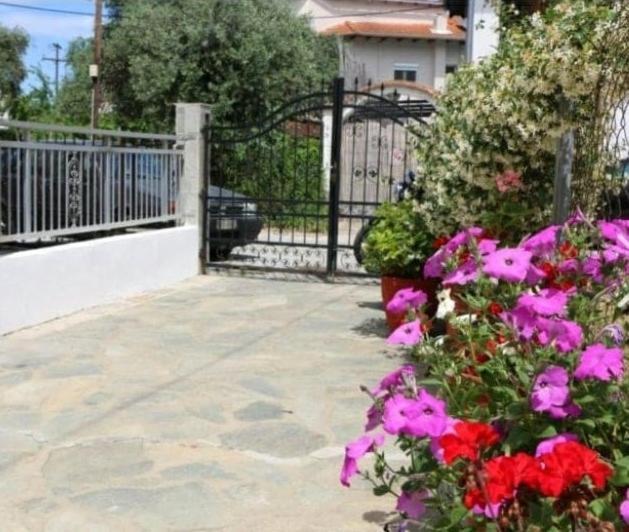 Evelyn Home Лименас Екстериор снимка