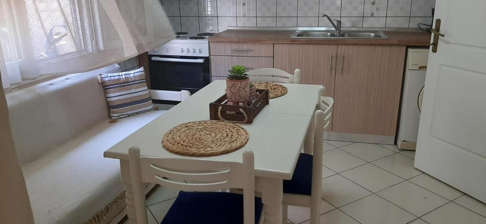 Evelyn Home Лименас Екстериор снимка
